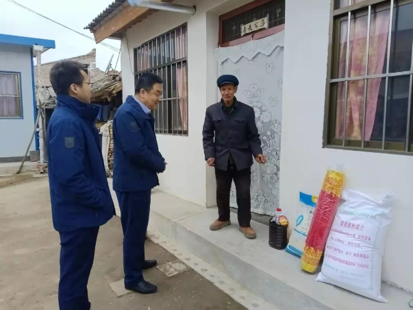 开云网页版登录入口-开云(中国)
深入帮扶村开展春节慰问(图2)