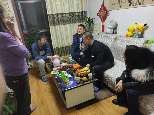 关爱员工冷暖 传递组织温情——开云网页版登录入口-开云(中国)
组织开展员工家访活动(图2) 关爱员工冷暖 传递组织温情——开云网页版登录入口-开云(中国)
组织开展员工家访活动(图2)