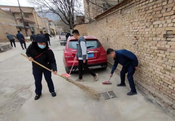 开云网页版登录入口-开云(中国)
团委开展“学雷锋义务清扫活动”(图2)