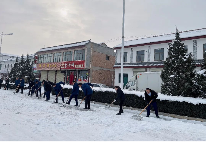筑起安全墙 照亮乡村路——开云网页版登录入口-开云(中国)
鼎力支持包抓共建村社文明创建工作(图7)