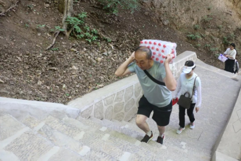助力文旅市场 展示产投风采——开云网页版登录入口-开云(中国)
组织开展员工登山比赛活动(图6)